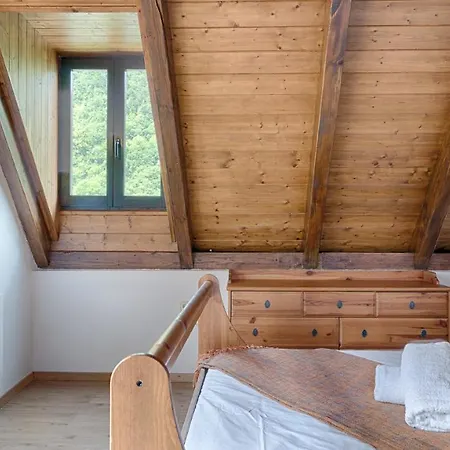 Chalet Saplan Real Estate Entecada *